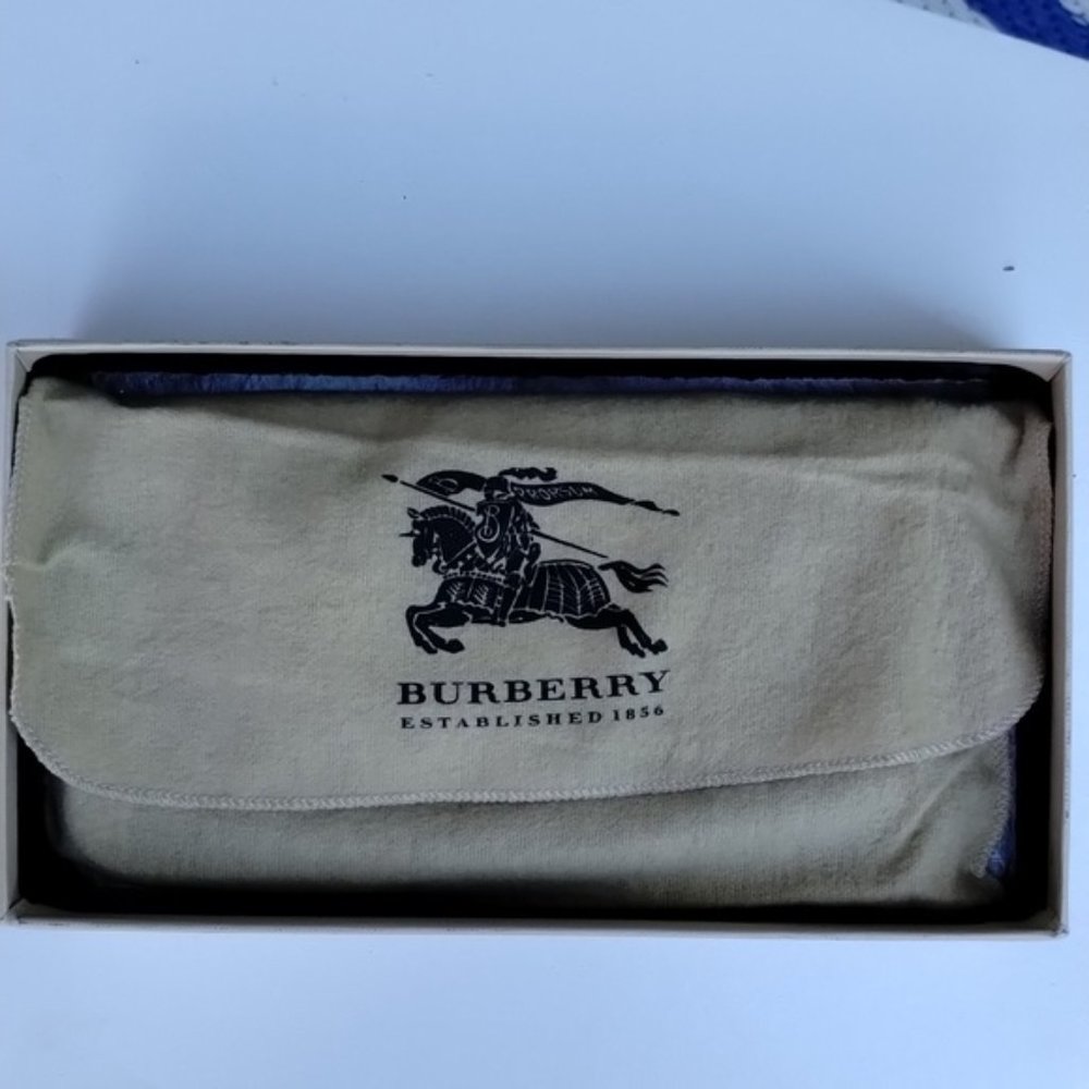 Burberry Wallet - Picture 5 of 8